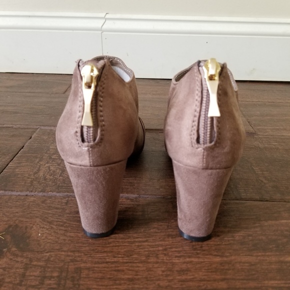 NEW A2 by Aerosoles 6th Avenue bootie taupe 6W - Picture 4 of 6